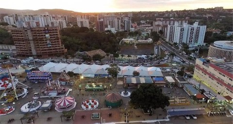 Imagem representativa: Feira do Luar em Caldas Novas